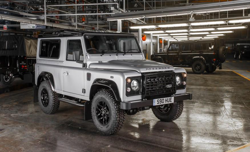 The 2 millionth Land Rover Defender is a glorious special edition popme.ch/6014BBRup