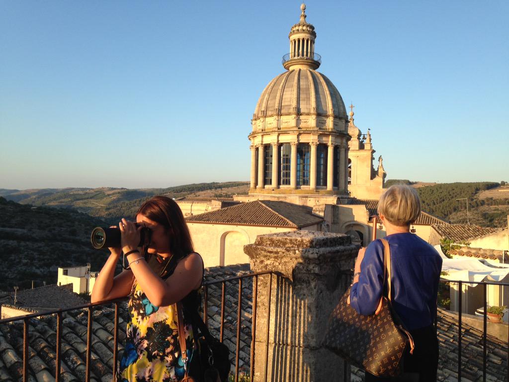 ViaggioIblei's tweet photo. Inizia un nuovo Viaggio negli #Iblei. Benvenuti in #Sicilia. #PressTour #Ibla #Turismo #Ragusa http://t.co/5RmYxxntsB