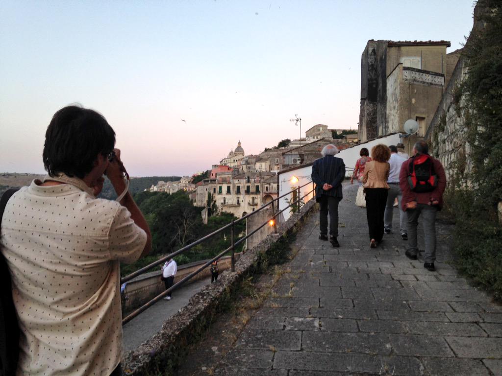 ViaggioIblei's tweet photo. Inizia un nuovo Viaggio negli #Iblei. Benvenuti in #Sicilia. #PressTour #Ibla #Turismo #Ragusa http://t.co/5RmYxxntsB