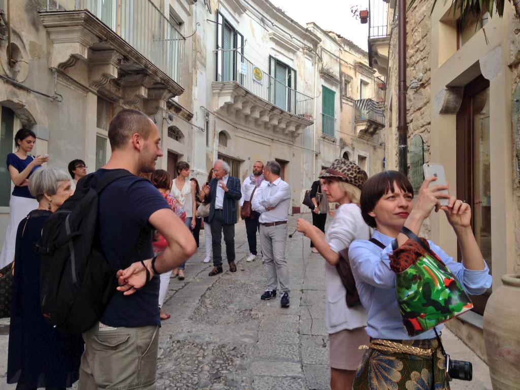 ViaggioIblei's tweet photo. Inizia un nuovo Viaggio negli #Iblei. Benvenuti in #Sicilia. #PressTour #Ibla #Turismo #Ragusa http://t.co/5RmYxxntsB