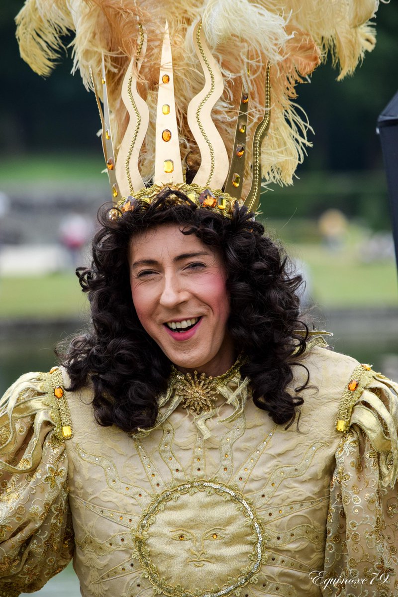 EquinoxePROD's tweet photo. The Sun King has arrived @ChateauVLV. #JGS2015 #vlv #Castle #PHystorique http://t.co/Ax0rJpUr50