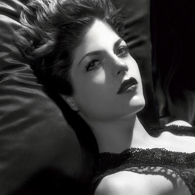    Happy birthday Selma Blair! ¡Feliz cumpleaños ! 