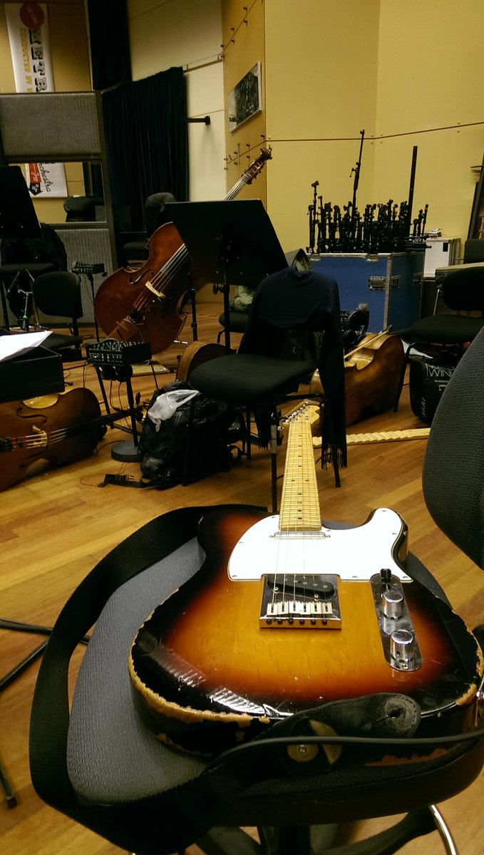 3starrJef's tweet photo. This... need more of this, this was fun. #annacalvi #metropoleorkest #orchestra #guitars #daddario #fender #vox http://t.co/ERCKQAPUW3