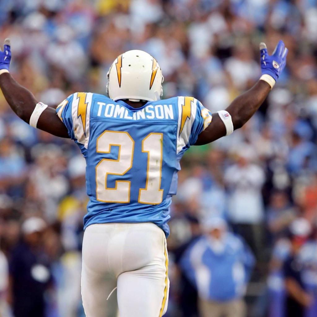 Happy birthday to the man I idolize most  miss watching you play  ladainian Tomlinson    