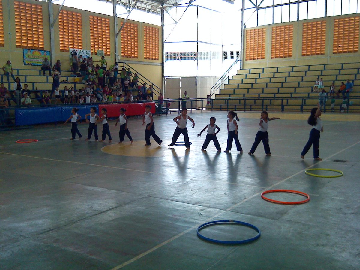 CEFIDERM1AAT's tweet photo. Revista Gimnástica Municipal, CEI Alberto Arvelo Torrealba http://t.co/jsRXk63mLc