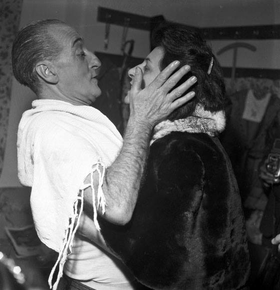 ric_annamagnani's tweet photo. #Totò &amp; #AnnaMagnani, what else?

@CleliaMussari @suffragettecine @OldCinemas @NapoliNelCinema @dicevaToto @nellina99 http://t.co/EezYOzIrq2