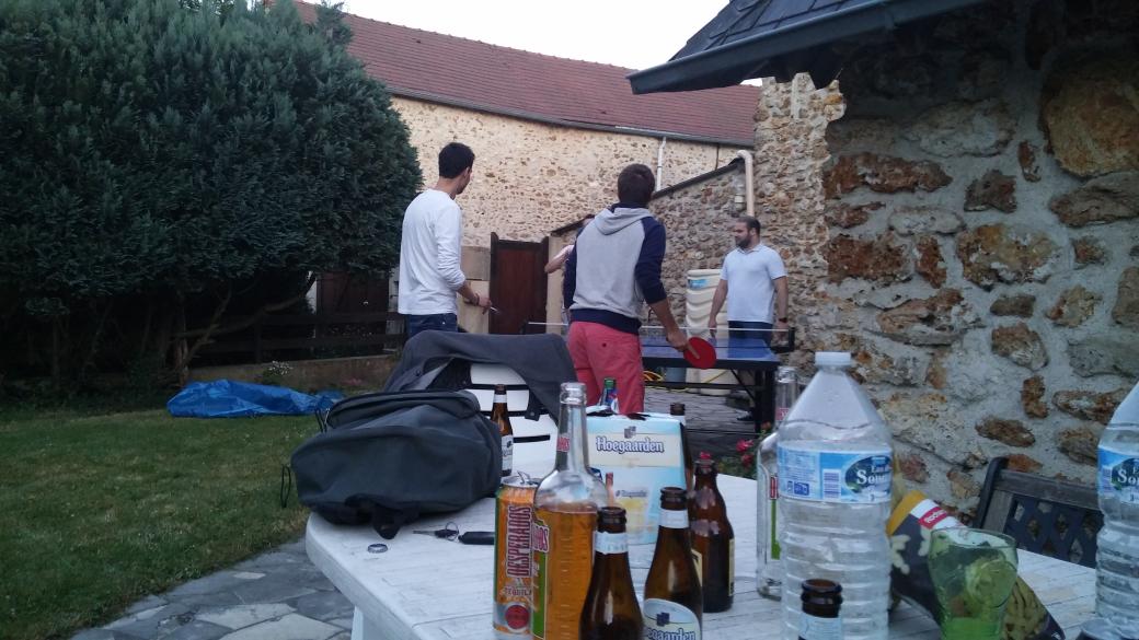 playertwo's tweet photo. .@desperadosbeer et @Hoegaarden sponsors officiels du #pingpong entre copains quand il fait bon http://t.co/A6Qls8zGIY