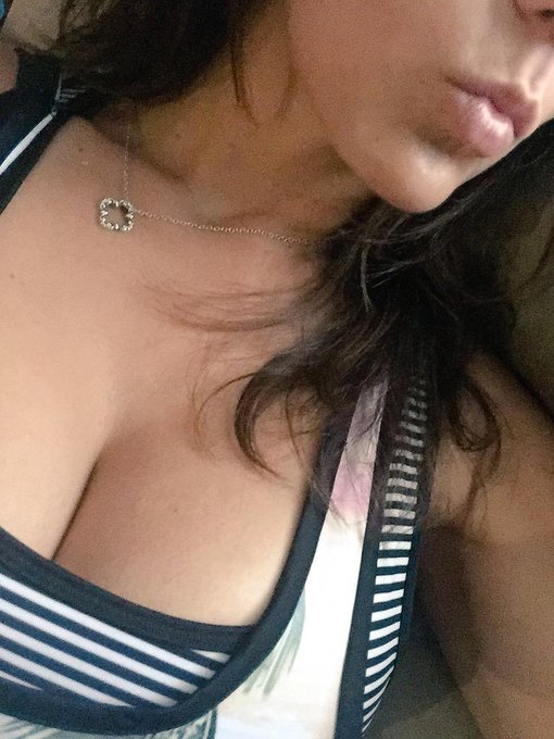 A little mystery &amp; intrigue.. http://t.co/FfPne9vkrl<a href="/tag/dinnerisserved"class="tags"><span>#dinnerisserved</span></a><a href="/tag/fatkidstatus"class="tags"><span>#fatkidstatus</span></a><a href="/tag/nationalgrille"class="tags"><span>#nationalgrille</span></a>