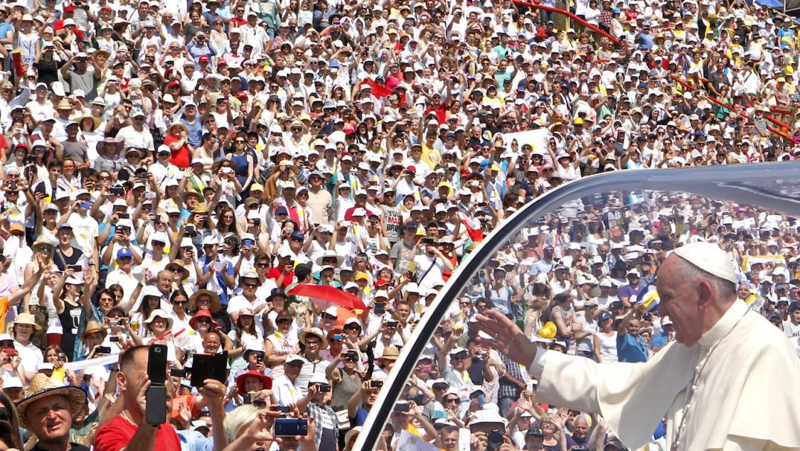 ClimatePower's tweet image. Nearly 100 faith leaders back Pope, cite ‘moral obligation’ to fight climate change thkpr.gs/3673212