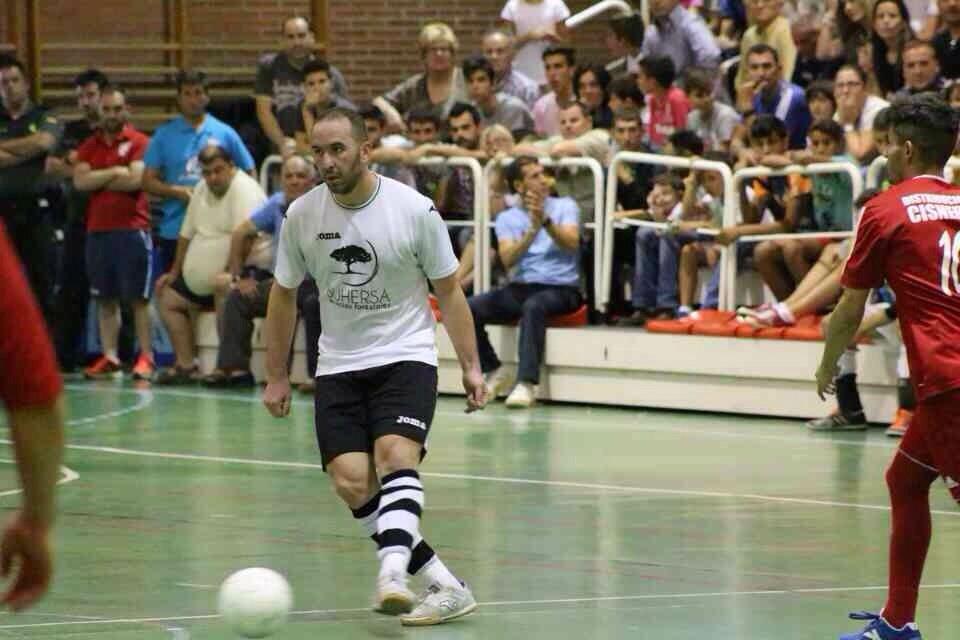 talayuelafs's tweet photo. Nuestra segunda renovación @Franberrocoso una de las mejores zurdas de Extremadura estará con nosotros un año más. http://t.co/YCH3Yn2ogS