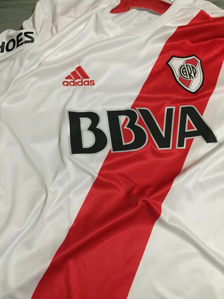 Tanto cariño merece una recompensa. A los 10.000 el ganador  o ganadora. Saludos.