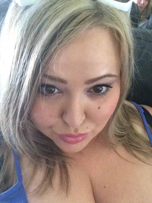 Just landed in NYC at JFK!!! http://t.co/fitRXMSg5Z