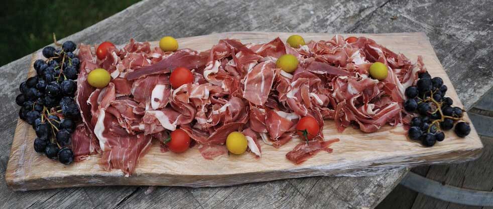 Traiteur_BERNAT's tweet photo. Vous aimez la #charcuterie ? 

http://t.co/Btt9BWp1Qi http://t.co/xjgwhg2fPF