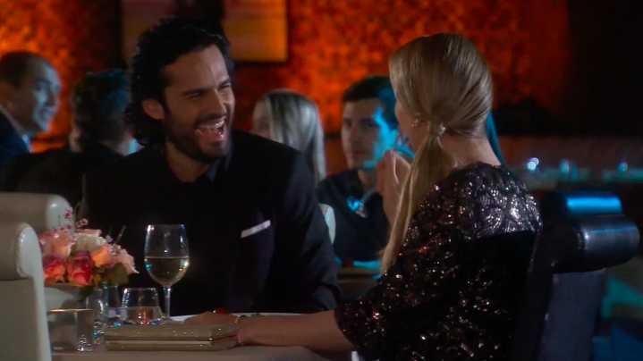 SonyaTeam's tweet photo. [@TierradeReyes #Capitulo134📷🐎❤️] #Cayetana(@Sonya_Smith) #Leonardo(@FabianRiosS) #Cayenardo Esta foto es super❤️ http://t.co/liq2XvvPNL