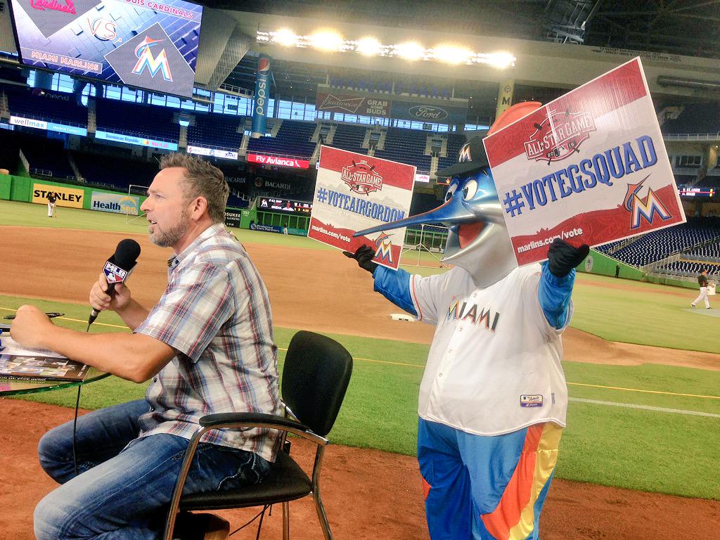 MVHostKelly's tweet photo. @BillytheMarlin is at it again! Photobombing @KMillar15 on @IntentionalTalk #VoteMarlins #VoteAirGordon #VoteGSquad http://t.co/B4NLuhBxnY
