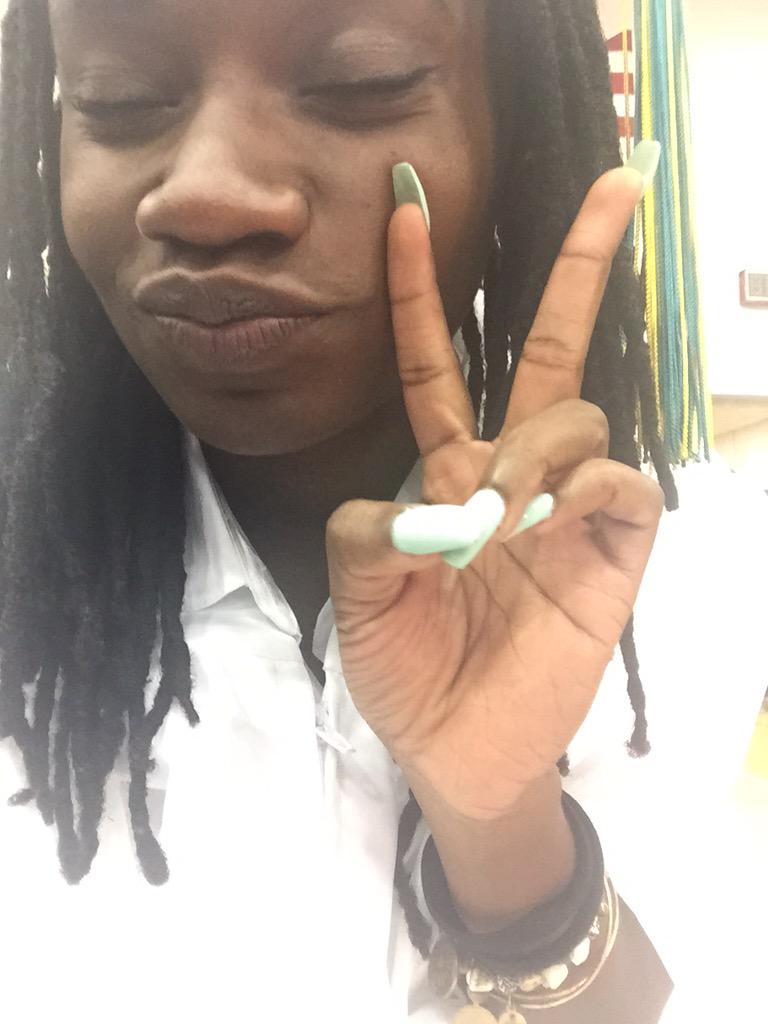 __thegiftofgabb's tweet photo. We out these waters #EHS2k15 http://t.co/QhzLvWtljs