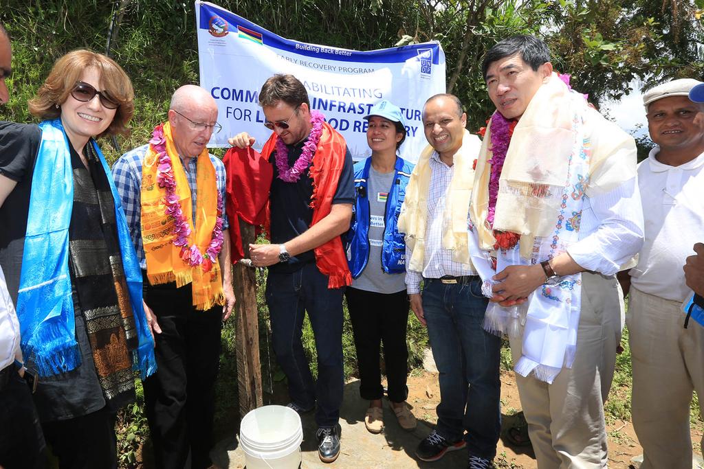 UNDPNepal's tweet image. Part of @UNDPNepal  #RecoveryResponse @HaoliangXu inaugurates a drinking water system at Irkhu @UNDP @HelenClarkUNDP