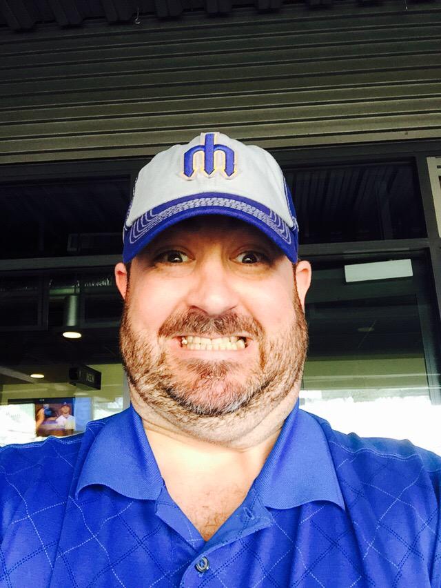 TobyChastain's tweet photo. Only out here for one week...had to catch a game. #GoMariners http://t.co/p7R1NgTlcw