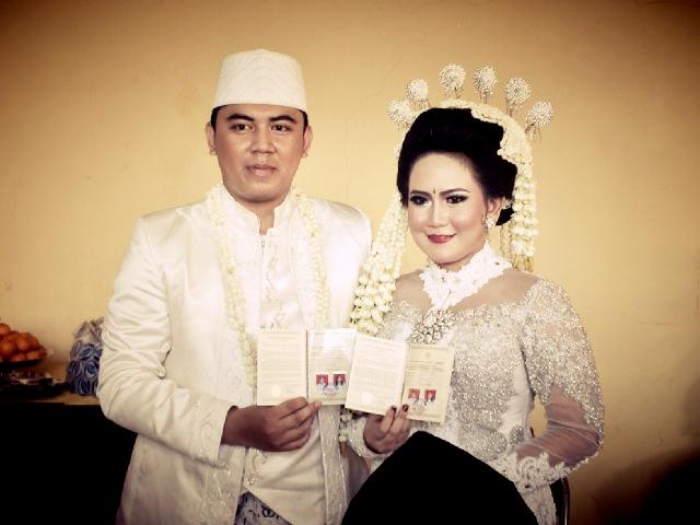 Rully_Ismayani's tweet photo. Akhirnya !!! I love you suamiku sayang moment in 01 juni 2015 http://t.co/pqPccVAe6E