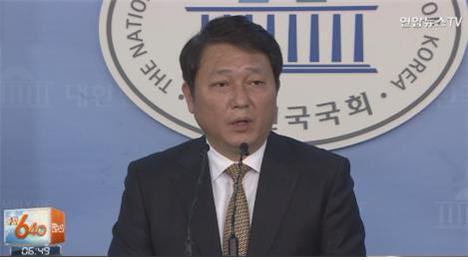 @cheo8854 <a href="/dahyozi/">불사신피앙새</a> 
최재성이 운동권이라고요?
그 자는 운동권자가 아니고
18대 국회때 동료의원을 폭행하고
청문회때마다 수준이하의 저능한
아가리를 놀리는 양아치같은
인간입니다~망언의 극치인간이지요