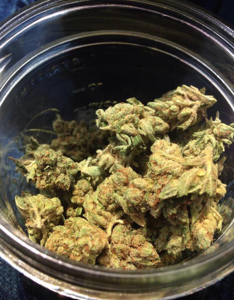 strainsofloud's tweet photo. jetfuel. http://t.co/Zd57SmFnXQ