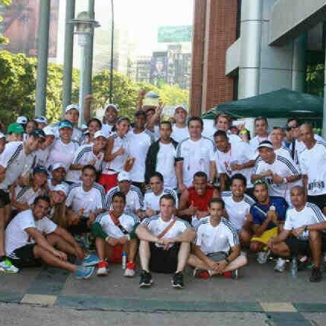 BanescoRun's tweet photo. Felizzz 3er.Anniversario @banescorun #correesvivir #NoPiensesCorre #run #running 
https://t.co/bc2S4wDprx http://t.co/2YJoTjAGWB