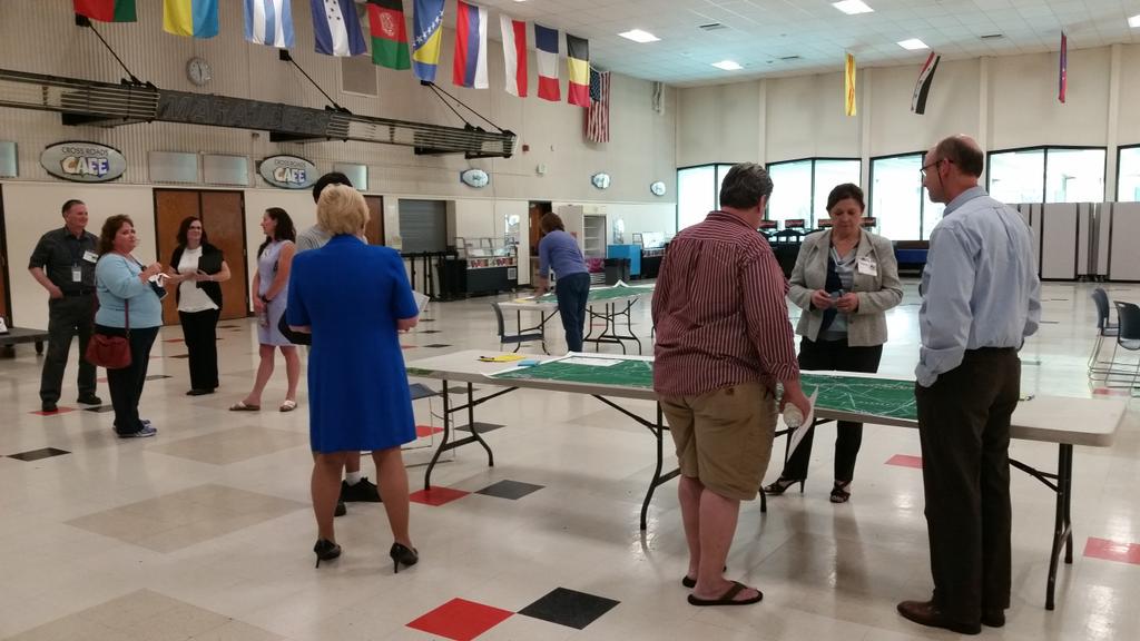 MyCommTrans's tweet photo. Getting public input on our second line of #Swift BRT at Mariner High School. http://t.co/tkXkzdfD9f