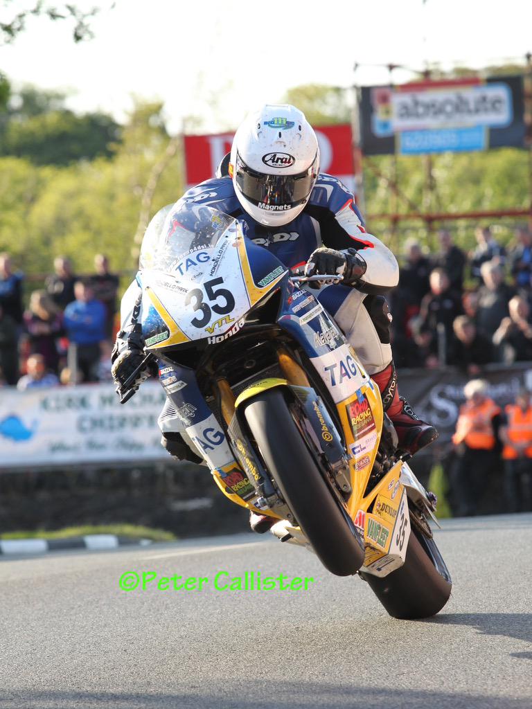 CallisterPeter's tweet photo. @bmacracing111 @SPIDI_on_track @arai_irl @Official_RRI Brian McCormack - TT 215 http://t.co/swNxJIxAuF