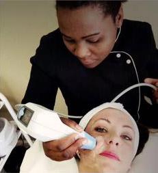 skinmedequip's tweet photo. Very exciting to see #MrsSA2015 Finalist @KarienHenrico being treated with BTL Exilis Elite! @MrsSAPageant #BTLExilis http://t.co/oeALf8nVtz