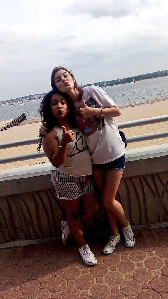LetiCuasi_'s tweet photo. Por fin juntas Estrellita http://t.co/k1Xf3xotnn