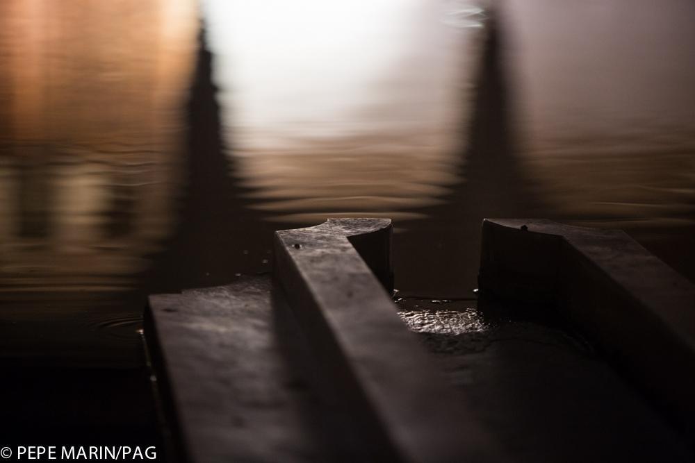 alhambracultura's tweet photo. Otra noche mágica que nos regala el @FestivalGranada en el #PatioArrayanes vía @pepemarinfoto http://t.co/77whaMcbrO http://t.co/LFNdn3v8hB