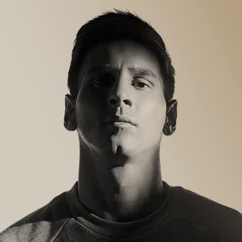 ComedyBarca's tweet photo. Happy birthday the one and only, Lionel Messi. Pemain sepakbola terbaik sepanjang masa. 👏👏👏 http://t.co/ZjNFr6MnXu