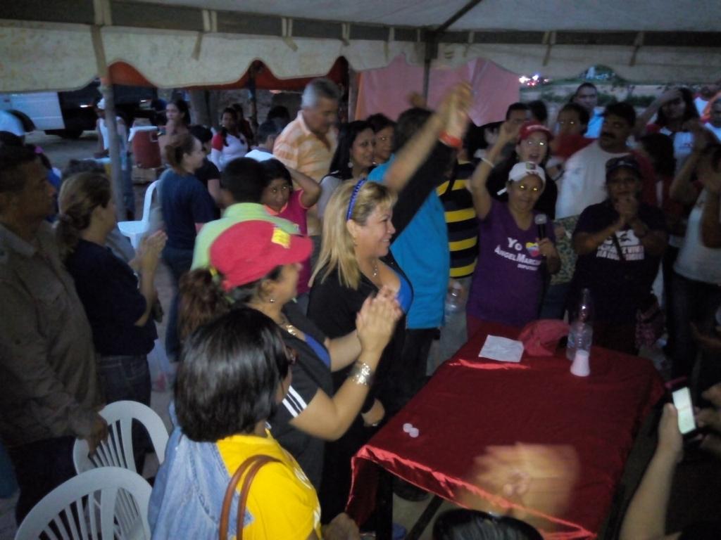 NANCYCANDANGA_'s tweet photo. @nancy_ascencioe y @amarcanopsuv #EnVictoriaPopular en Villa Chipia .@PedroCarreno_e .@NicolasMaduro  .@dcabellor http://t.co/gKEhQjS8b6