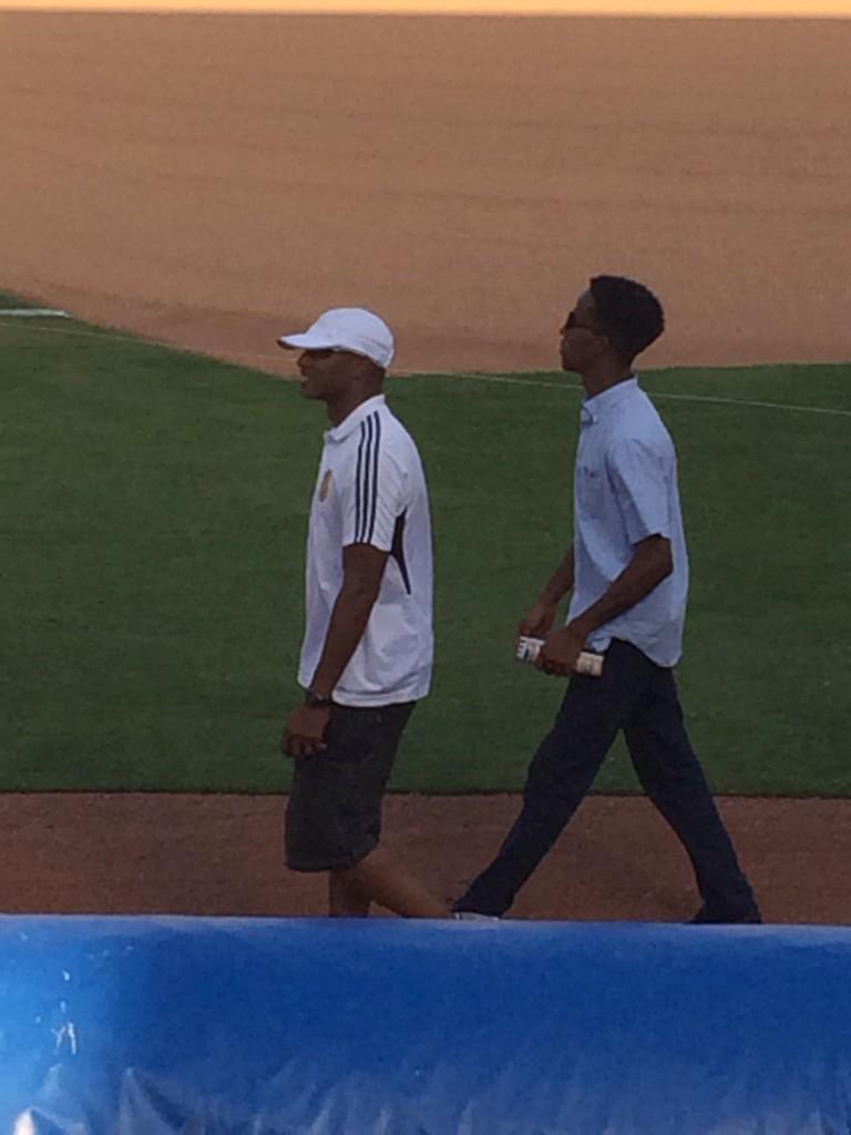 chccs's tweet photo. #educatorsmakethedifference @durhambulls ...Chapel Hill-Carrboro City Schools Teacher of the Year...Michael Jones! http://t.co/tUleqawkcb