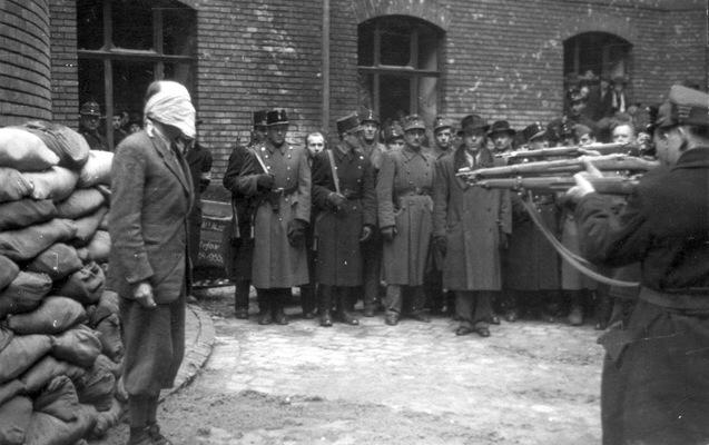 TRAPGODSTALIN's tweet photo. When ya boy roasts you too hard in the group chat and forgets who you are http://t.co/njMOmTIlRl