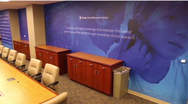 GuyGecht's tweet image. #ImagingofThings in action! Duke wall installs by @premediagroup w/ @EFI_print_tech #VUTEk youtu.be/zH0MHjKMyDg