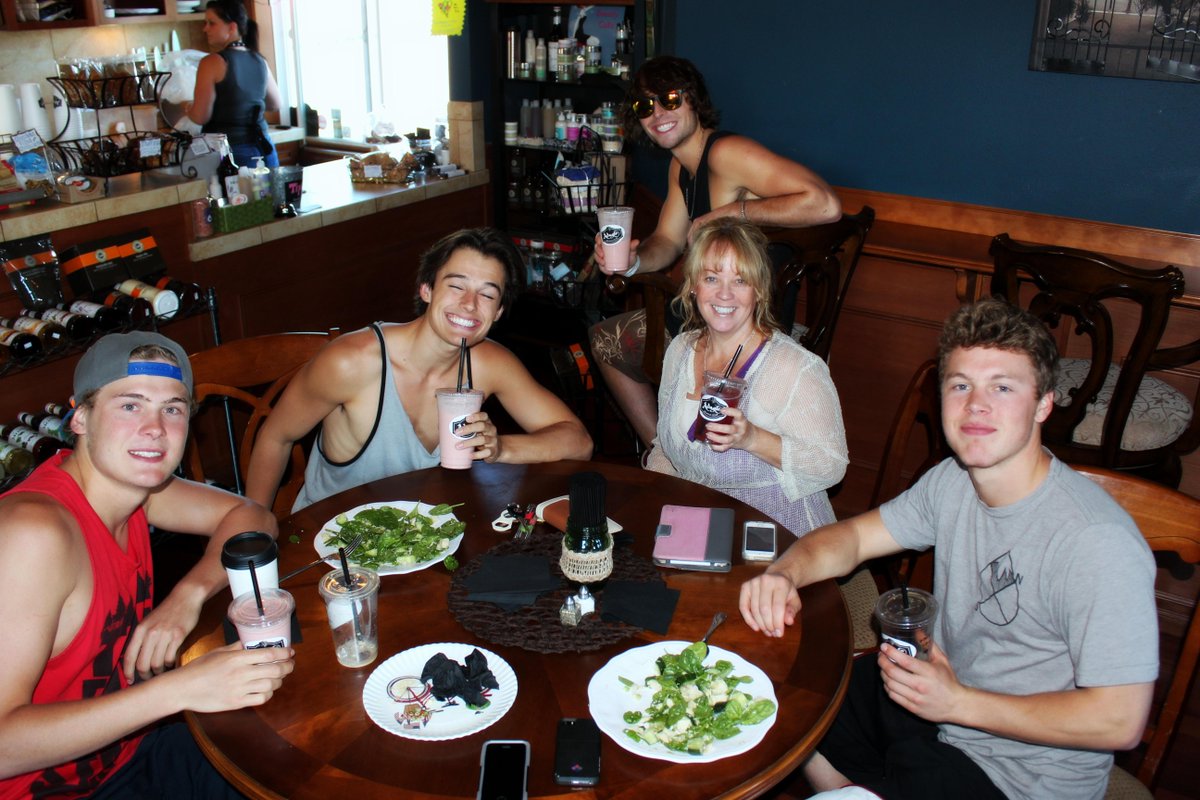 Adagio_Sequim's tweet photo. @iamKennyHolland @wesleystromberg @LaraineClaire Love the new sound guys! http://t.co/oEyQrh985Y