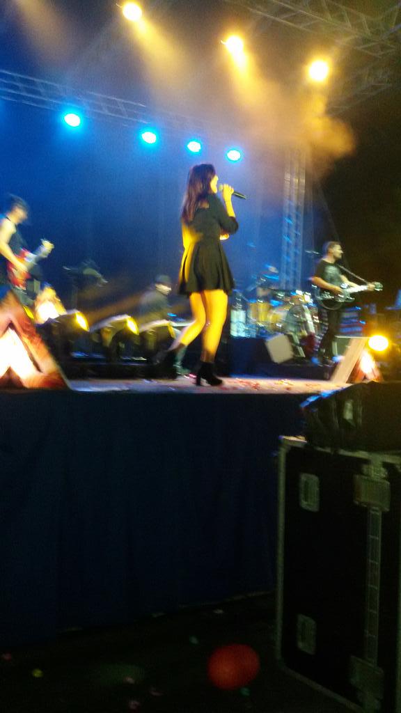 LiliMarchi95's tweet photo. @NaliOfficial #vincero #formia #splendetour #splende Formia oggi SPLENDE di più http://t.co/yER6WXsVem