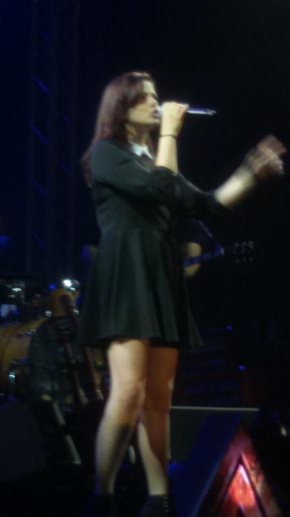 LiliMarchi95's tweet photo. @NaliOfficial #vincero #formia #splendetour #splende Formia oggi SPLENDE di più http://t.co/yER6WXsVem