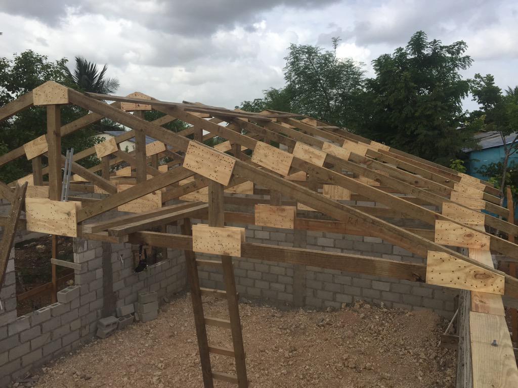 JustinCBennett's tweet photo. Working the roof for a church in Dominican Republic for the village of El Cruze http://t.co/eqAXFHWjmp