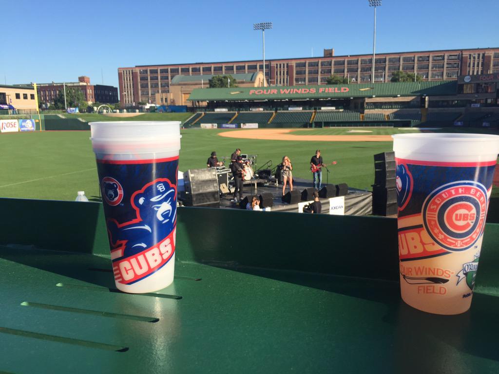 BrainHarrington's tweet image. .@SBCubs @SouthBendCubs feat. @Goodbye_Hero at #Roofsit2015