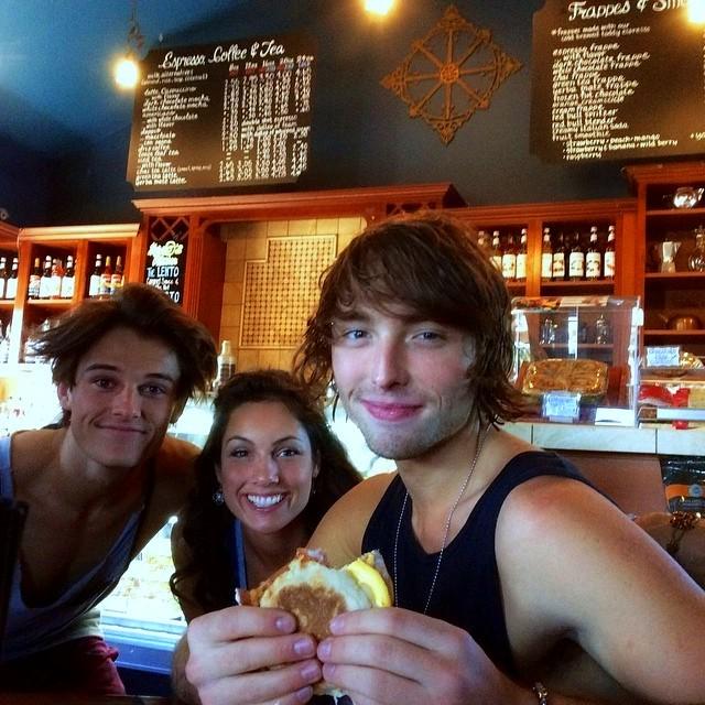 The Manwich <a href="/wesleystromberg/">WESLEY</a> <a href="/iamKennyHolland/">Kenny Holland</a> referring to the food not the girl right? Missed you <a href="/KeatonStromberg/">Keaton Stromberg</a>