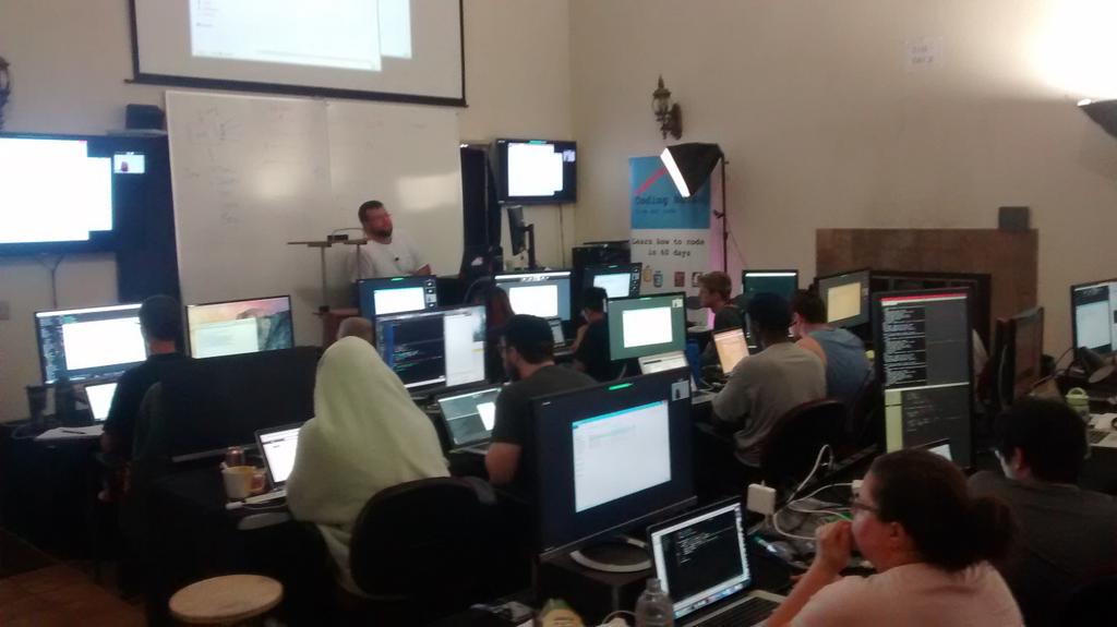 codinghouse's tweet photo. Resume skills session by @AgileLabs - Getting students ready for the market http://t.co/j0w5g2bwth