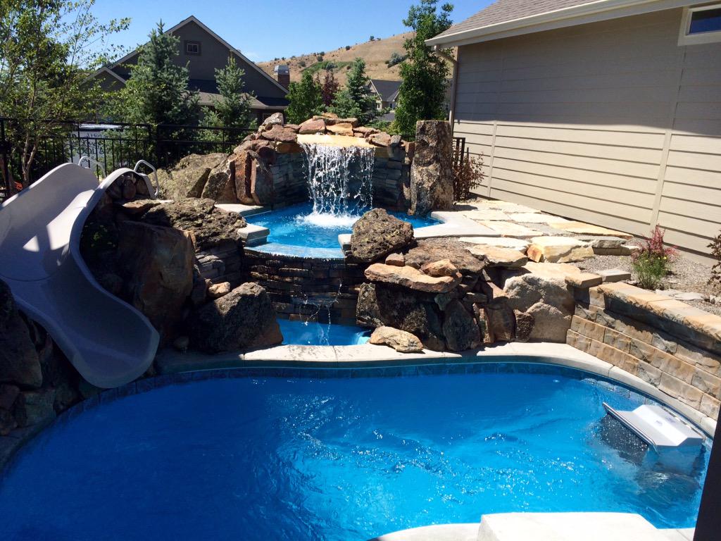 HotSpringsPool1's tweet image. #summer is here time to cool off in this grotto spa with pool. #poolside #interfab  #pentairpool #ThisisBoise #swim