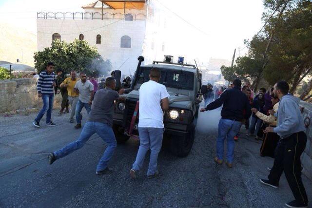 felastine0's tweet photo. When Israeli soldiers kill a Palestinian, they should know we won't stay seated #FreePalestine silently http://t.co/7dAB6AtjJn