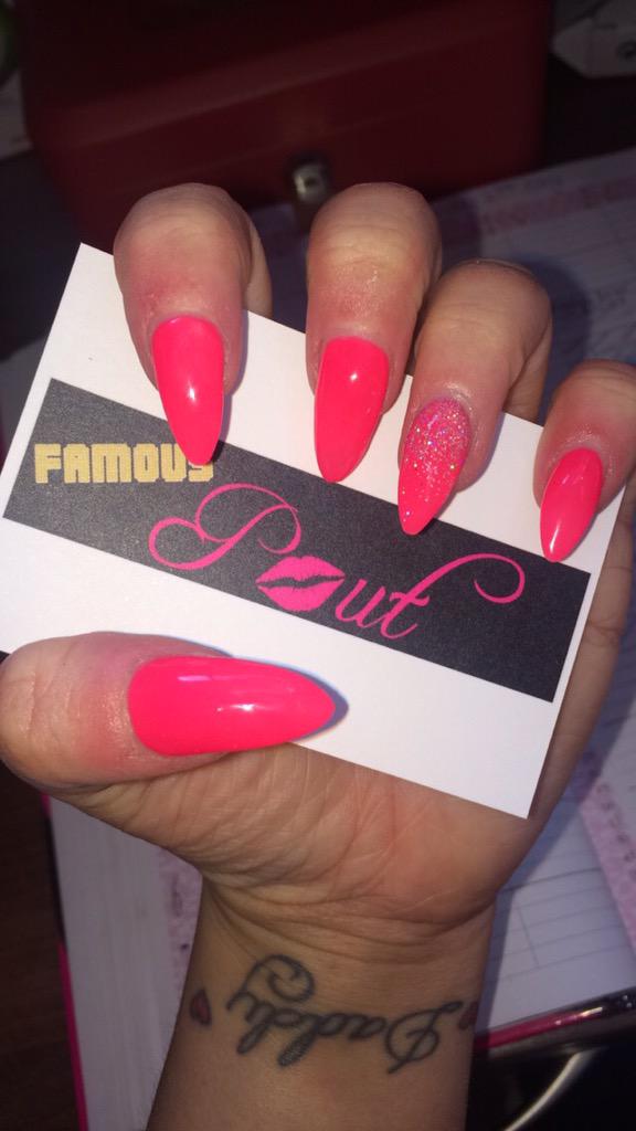 Famous_Pout's tweet photo. #Acrylics #Gelish #Stiletto #FamousPout http://t.co/8MA5pv7aAN
