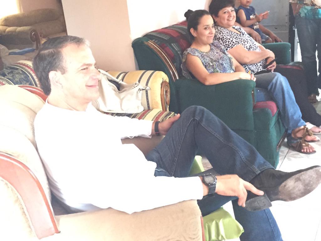 fsaracho10's tweet photo. Ya en Los Rieles #Zaragoza muchas gracias por todas sus atenciones y gran apoyo #JuntosPorCoahuila http://t.co/B1suG4X9YL