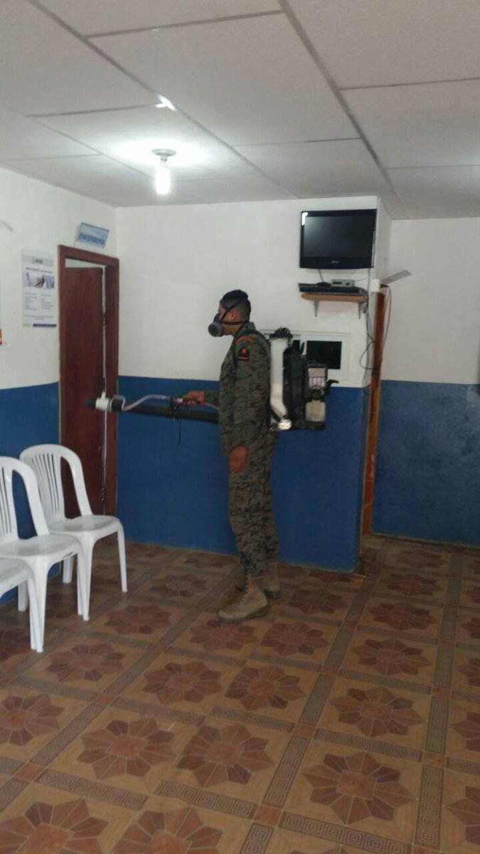 serghiogomez's tweet photo. Dispensario las coronas @IESS_Campesino #Manabi previenen enfrmedads con fumigaciones @REspinosa_G @IESSec @raynier82 http://t.co/Zbdk8z8zYj