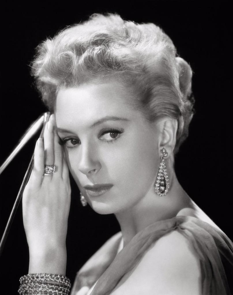 _DeborahKerr_'s tweet photo. As a blonde. http://t.co/f4M3BafJuA