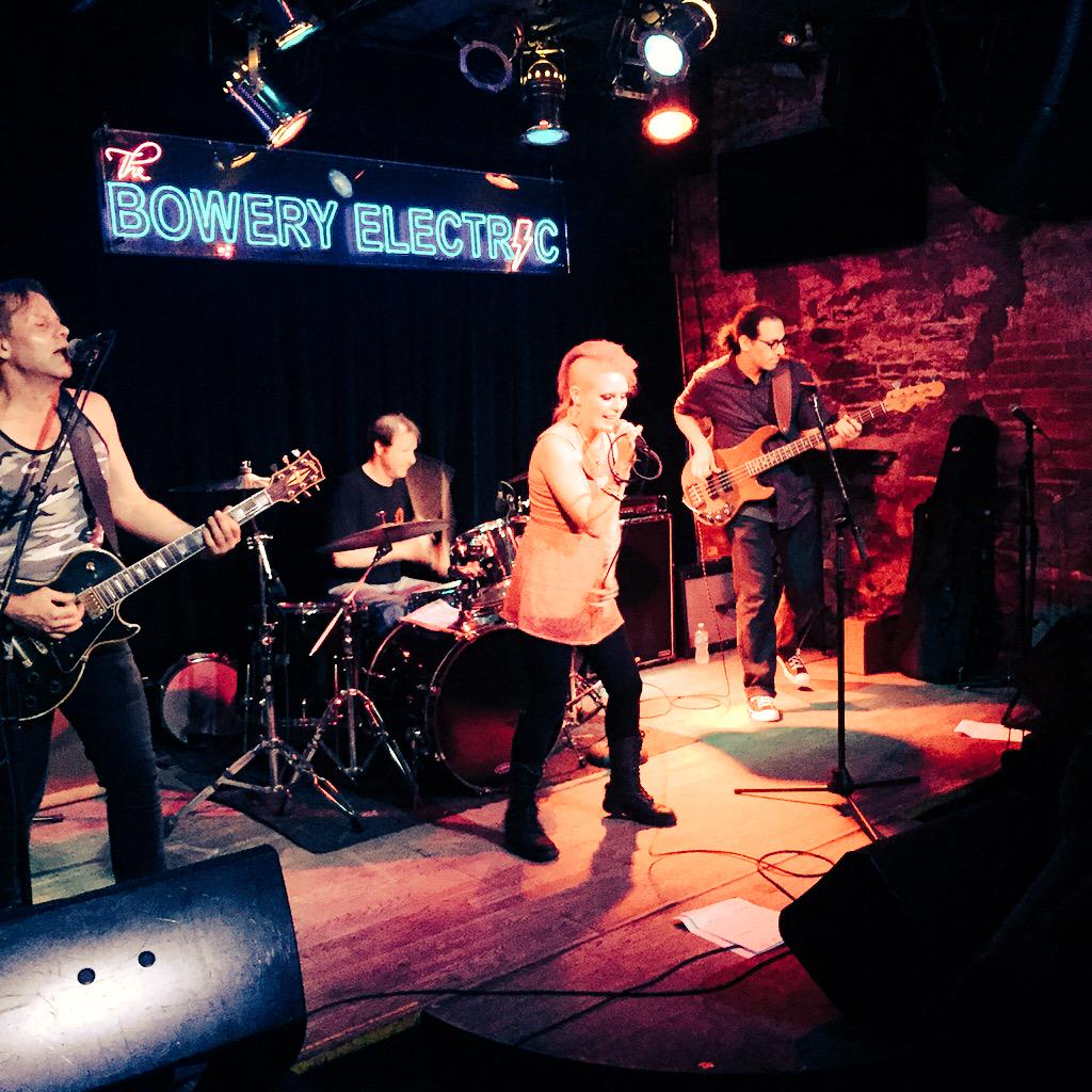 JesseDeanFoster's tweet image. #KRANKIN IT RIGHT UP WITH  @AnnieActivator AT @boweryelectric , tell me what you know about #MAXLEVEL #KRANKLIFE